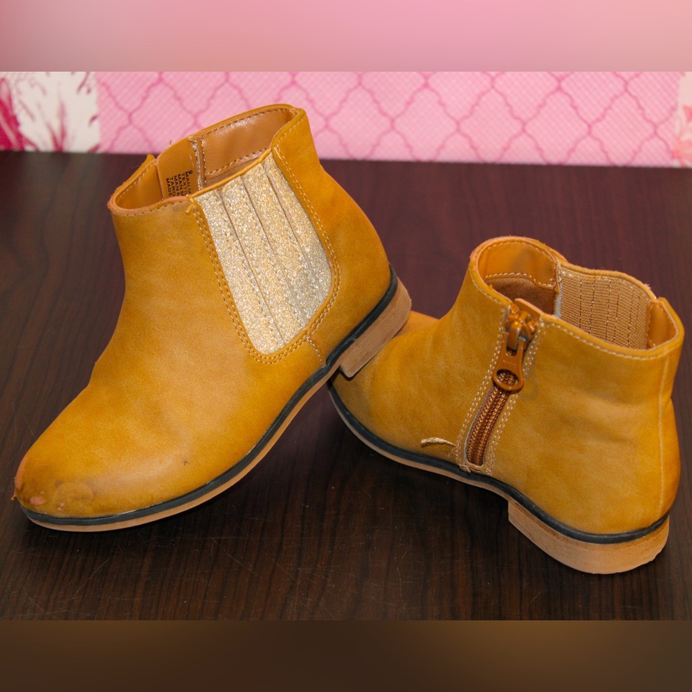Cat & Jack Ashley Chelsea Ankle Boots Size 9